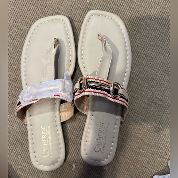 New in Box. Catherine Malandrino sandals. Size 9. - Picture 14 of 14